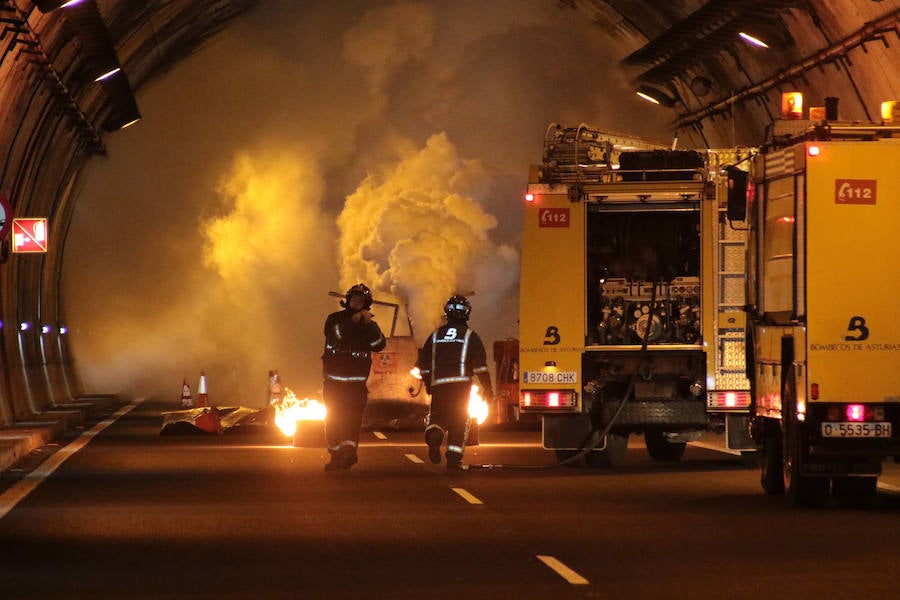 Simulacro de incendio en los túneles de Fabar