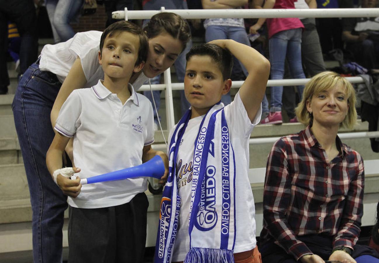 La afición del Unión Financiera, incombustible, afronta un partido crucial