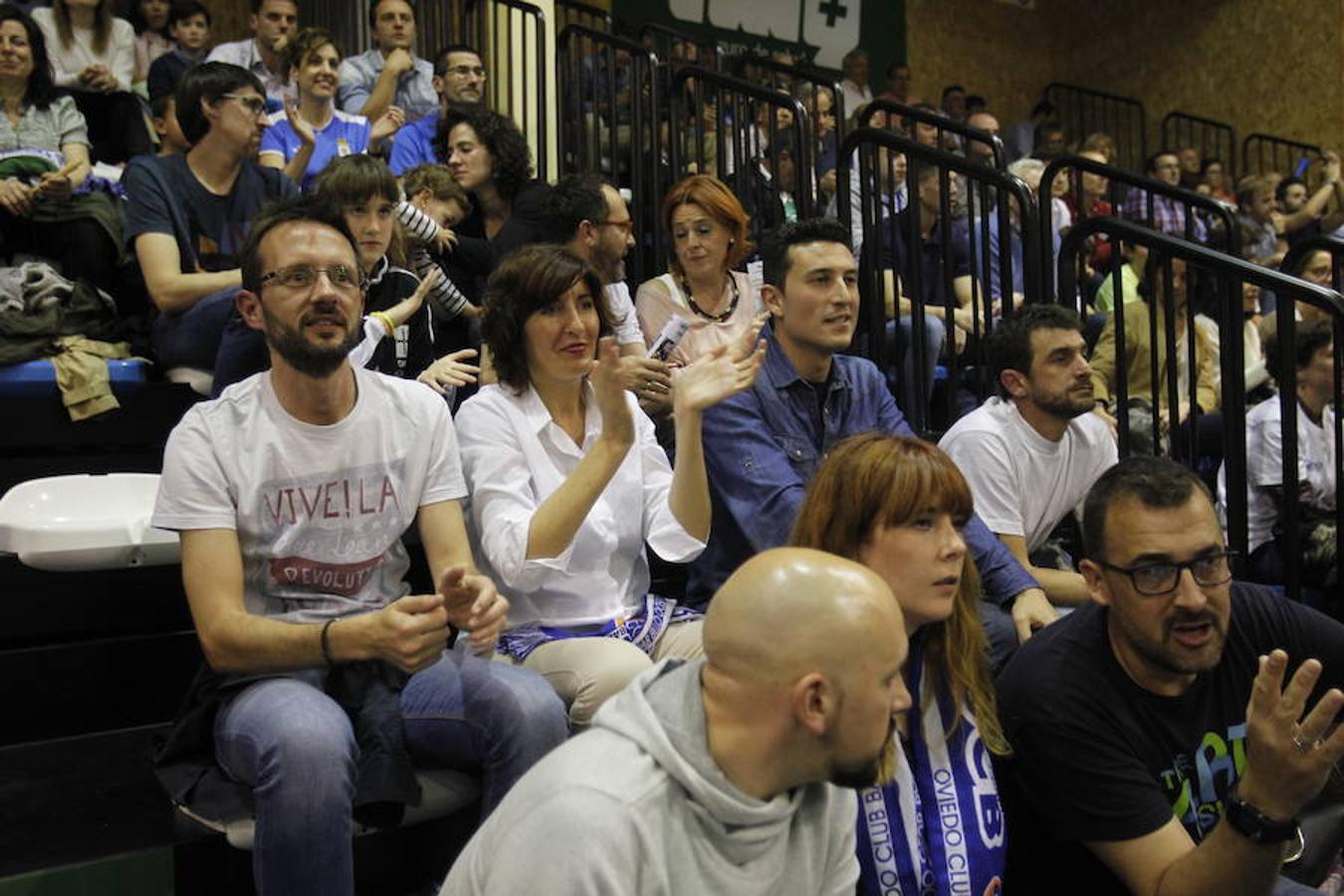 La afición del Unión Financiera, incombustible, afronta un partido crucial