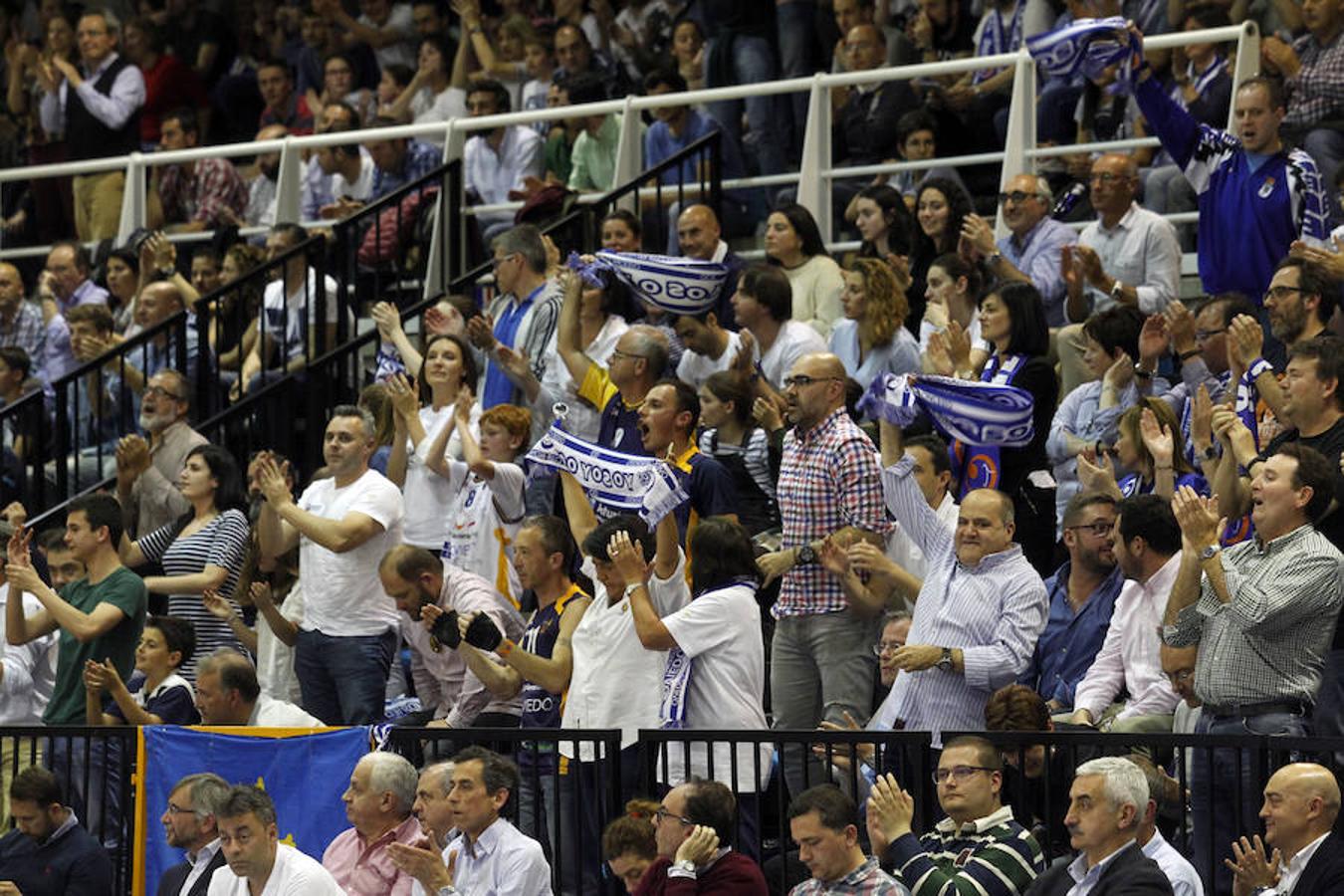 La afición del Unión Financiera, incombustible, afronta un partido crucial