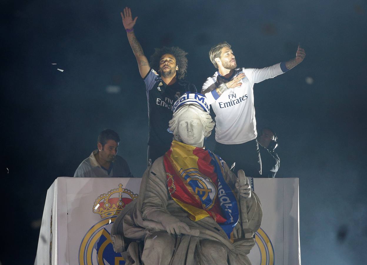 El Real Madrid celebra su 33ª Liga en Cibeles