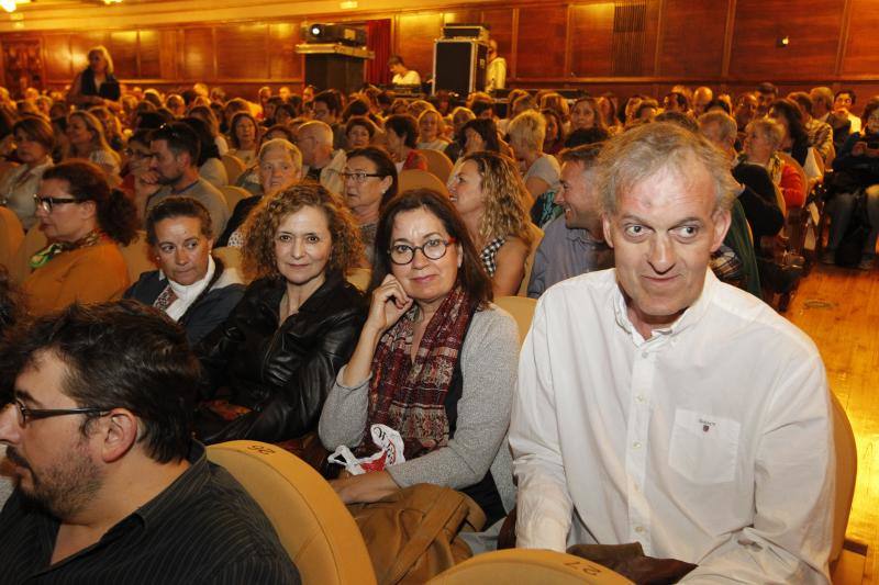 Jaime de Armiñán recibe la ovación del Jovellanos en el estreno de &#039;14, Fabian Road&#039;