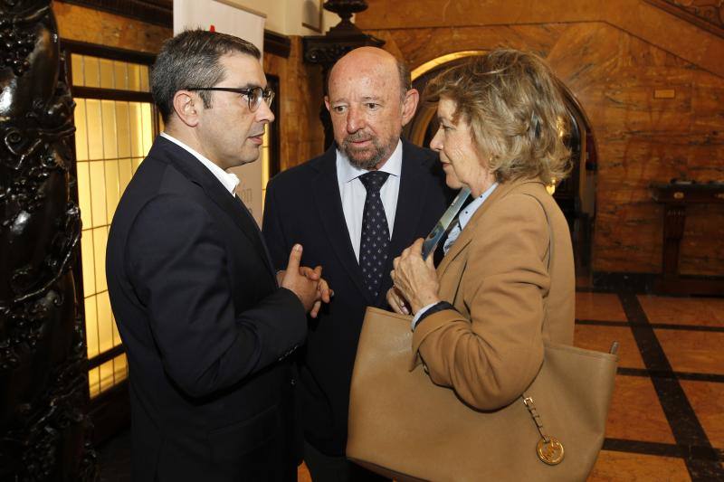 Jaime de Armiñán recibe la ovación del Jovellanos en el estreno de &#039;14, Fabian Road&#039;