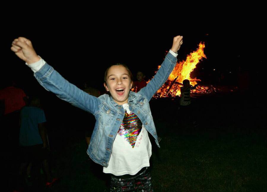 Hoguera de San Juan en Gijón