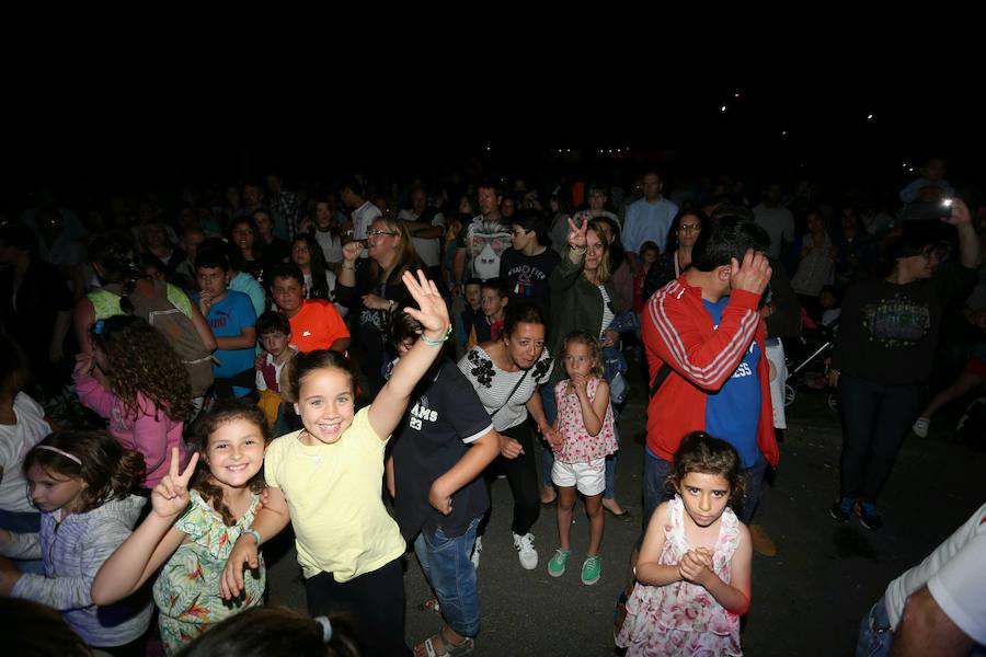 Hoguera de San Juan en Gijón