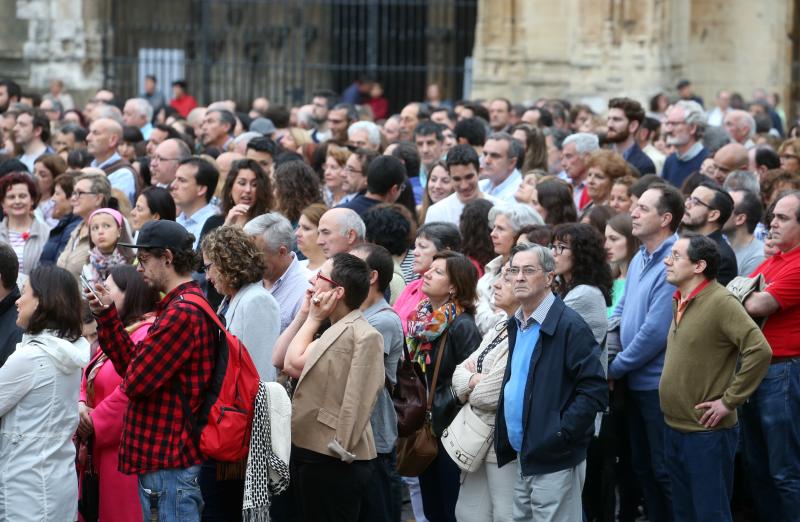 Monumental Carmina Burana ante la Catedral de Oviedo