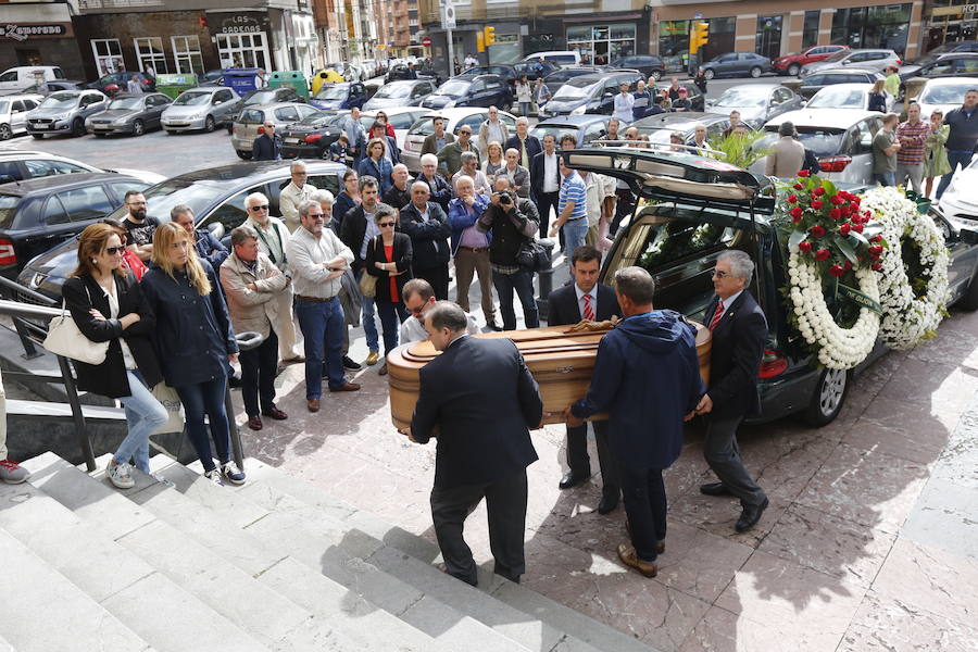 Gijón llora a Elías García en su despedida