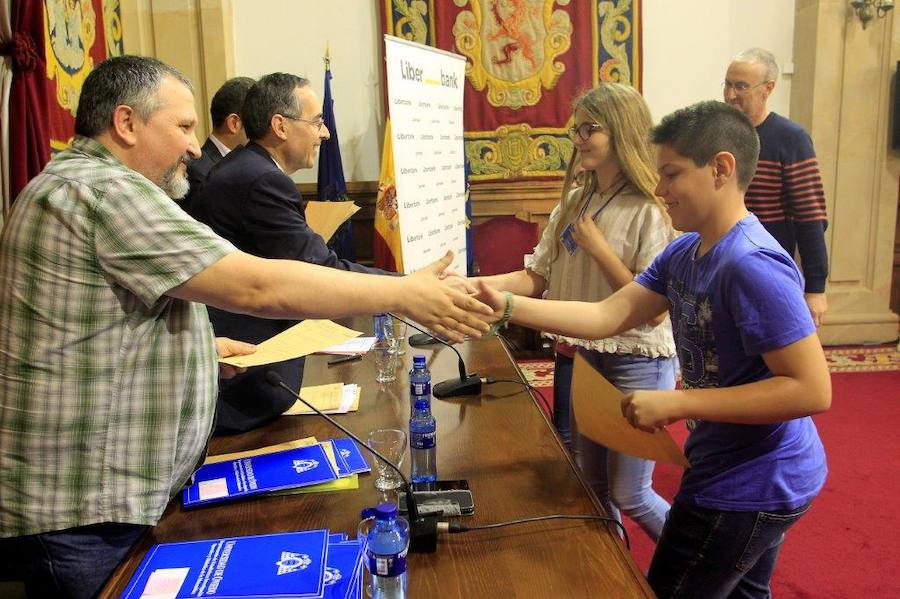 Premios nacionales de la &#039;Incubadora de Sondeos&#039;