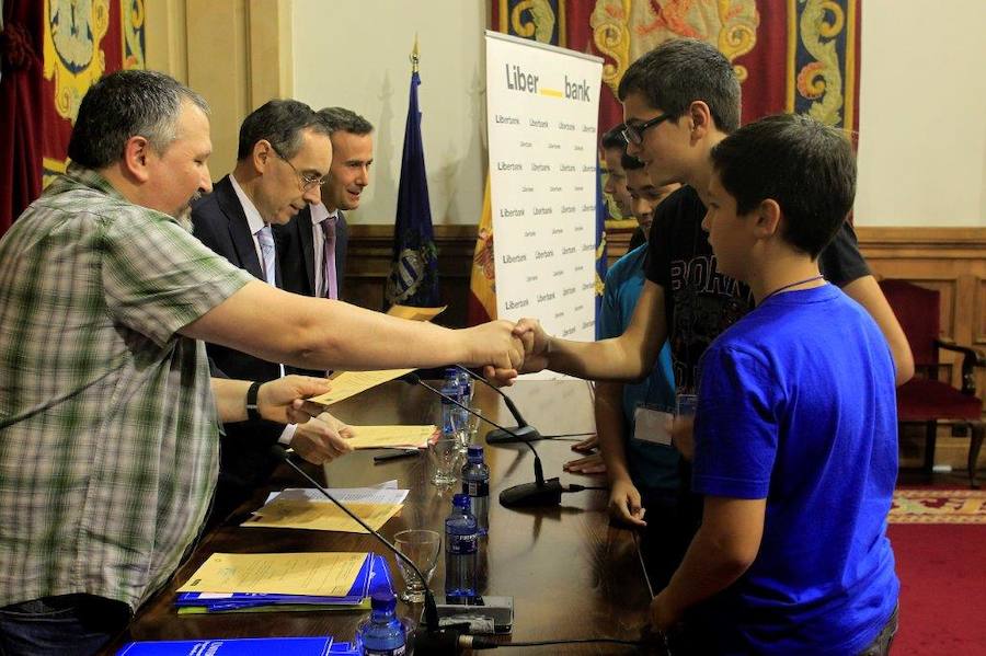 Premios nacionales de la &#039;Incubadora de Sondeos&#039;