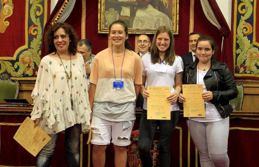 Premios nacionales de la &#039;Incubadora de Sondeos&#039;