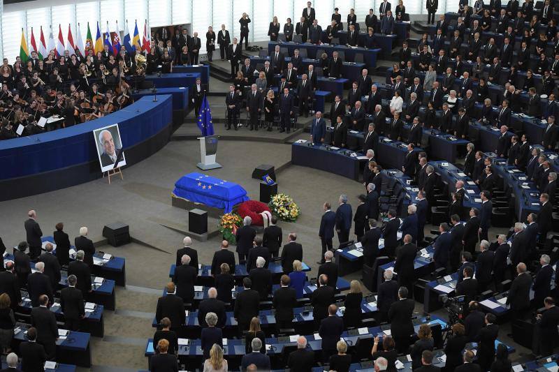 Último adiós a Helmet Khol. Figuras clave de la política rinden homenaje al arquitecto de la reunificación