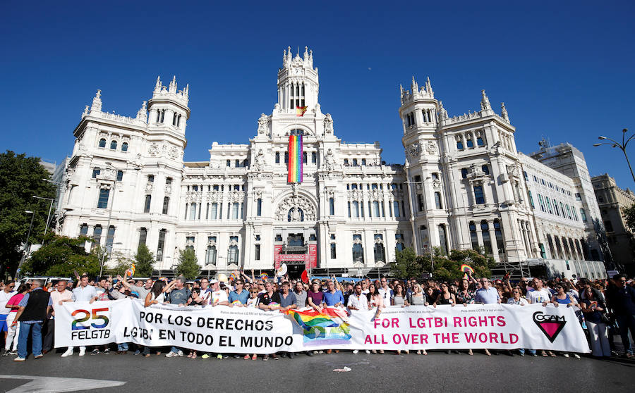 El arcoíris inunda Madrid. La capital española se convierte en el centro del mundo gay.