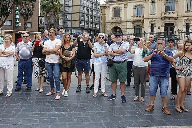 El público siguió entusiasmado los recitales. 