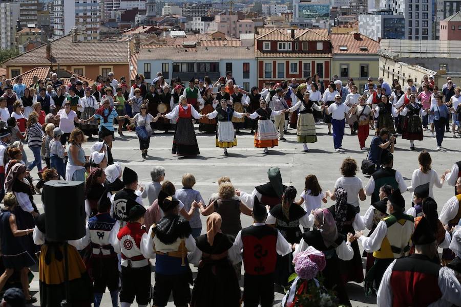 Jira campestre en el Cerro para celebrar el Día d&#039;Asturies