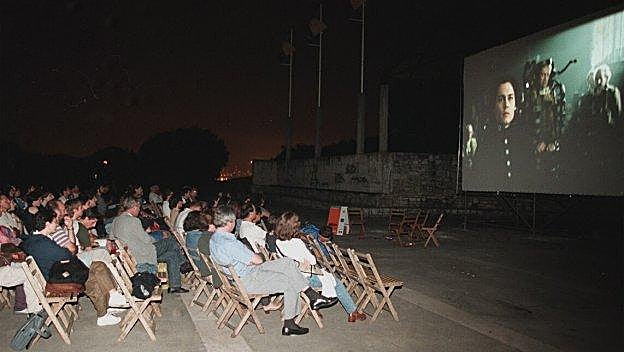 Una de las proyecciones de cine en el cerro de Santa Catalina. 