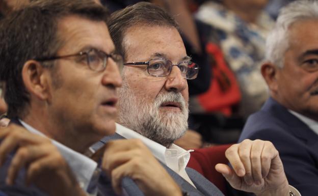 Rajoy, acompañado por Feijóo en Chantada (Lugo).