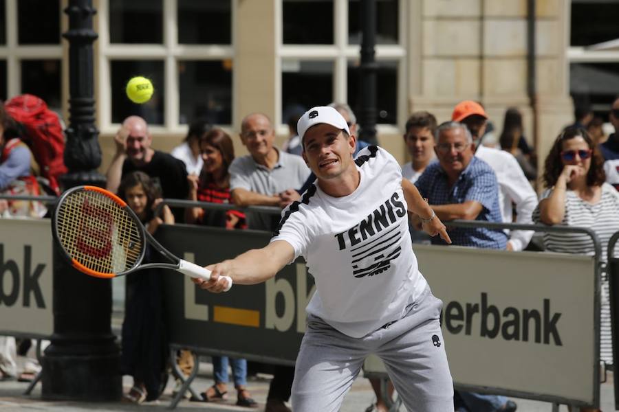 Tommy Robredo anima el torneo de tenis Dionisio Nespral en Gijón