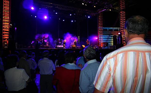 Festejos añade la actuación de la orquesta Café Olé en Begoña tras los Fuegos