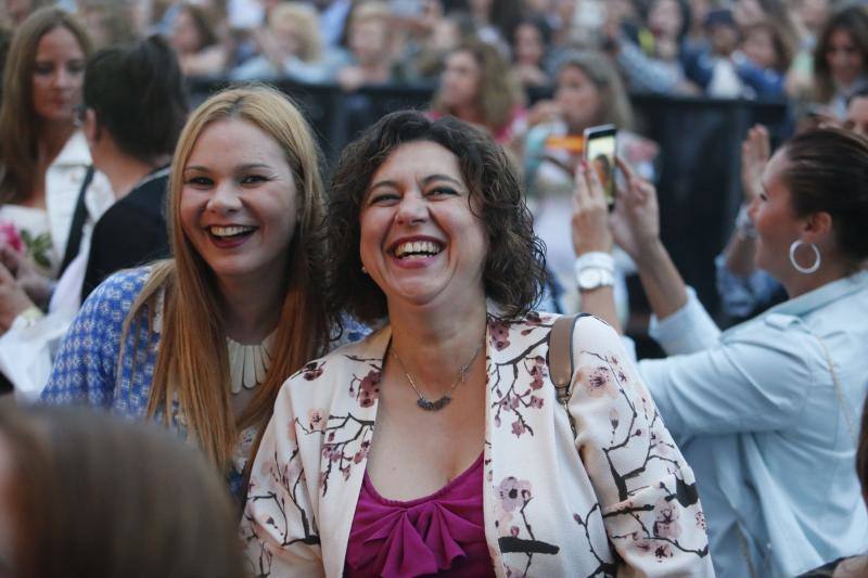 David Bustamante se entrega al publico en el Luanco al mar