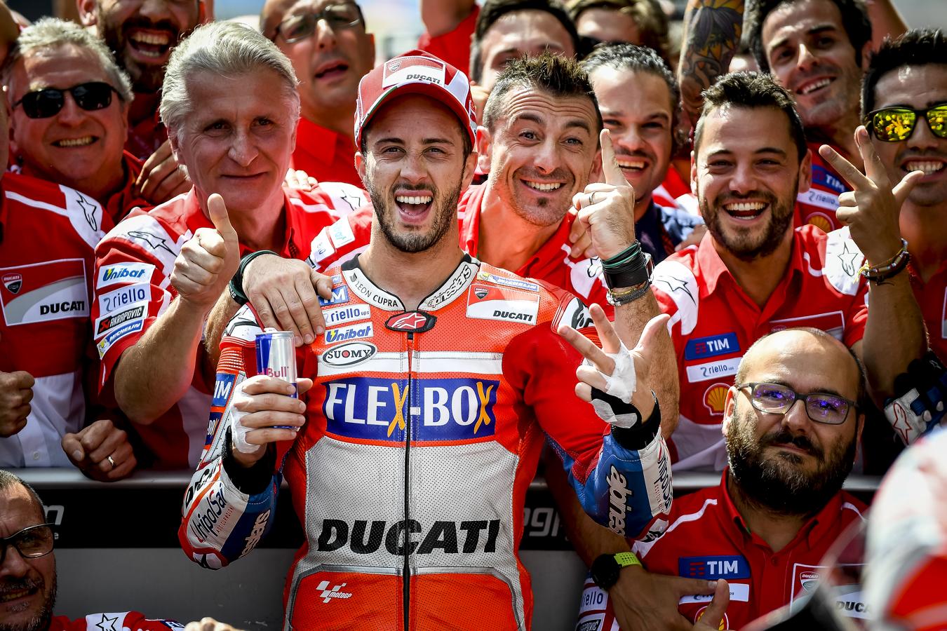 Dovizioso celebra la victoria. 