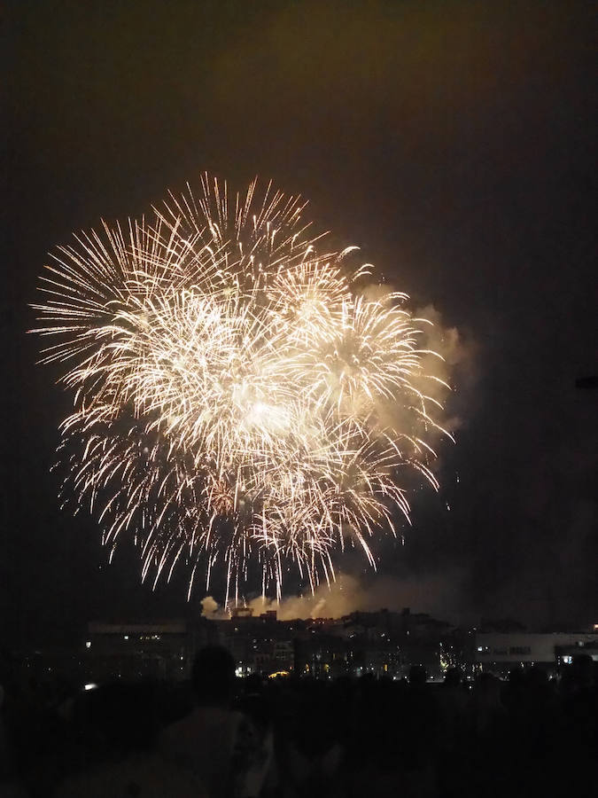 Así se vieron los fuegos de Gijón