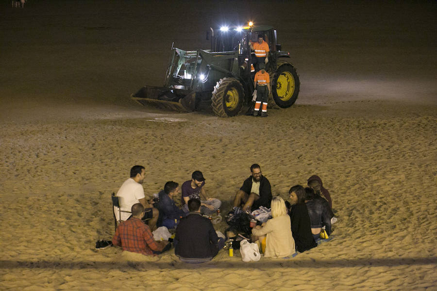 Así amaneció Gijón tras la fiesta de los Fuegos