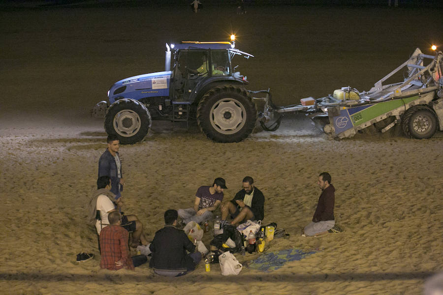 Así amaneció Gijón tras la fiesta de los Fuegos