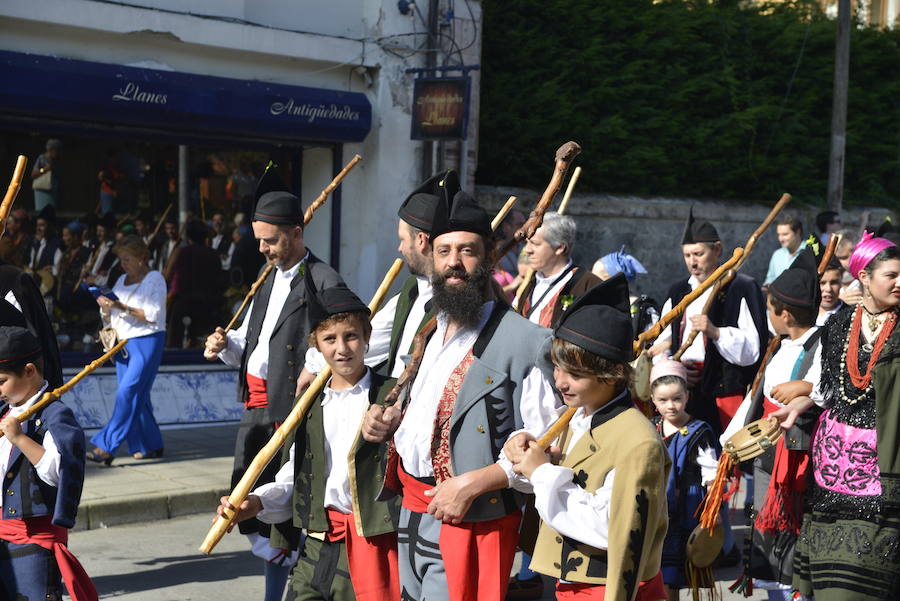 Multitudinaria fiesta de San Roque en Llanes