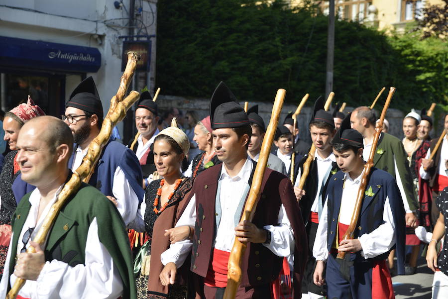 Multitudinaria fiesta de San Roque en Llanes