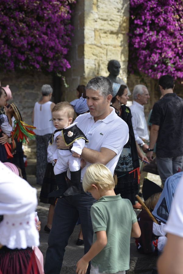 Multitudinaria fiesta de San Roque en Llanes