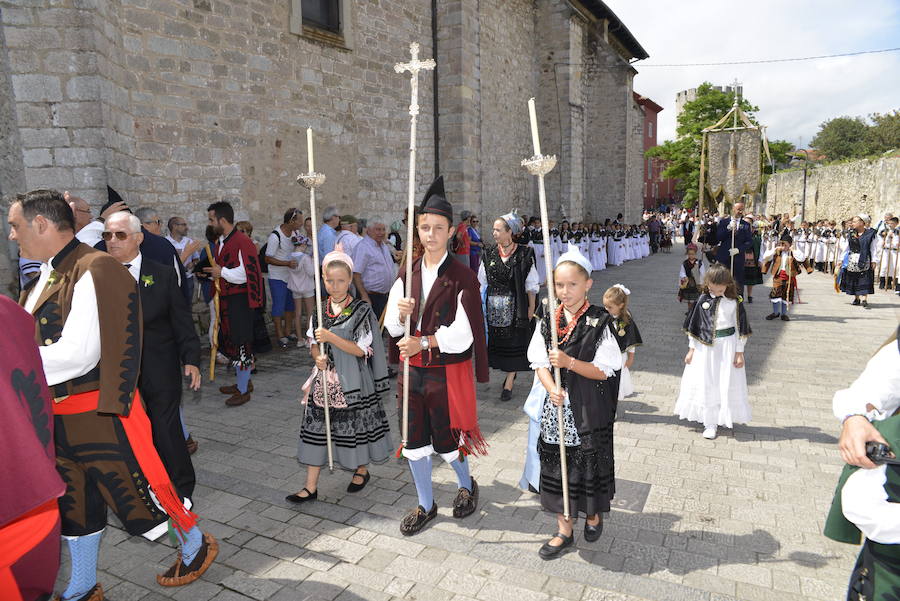 Multitudinaria fiesta de San Roque en Llanes