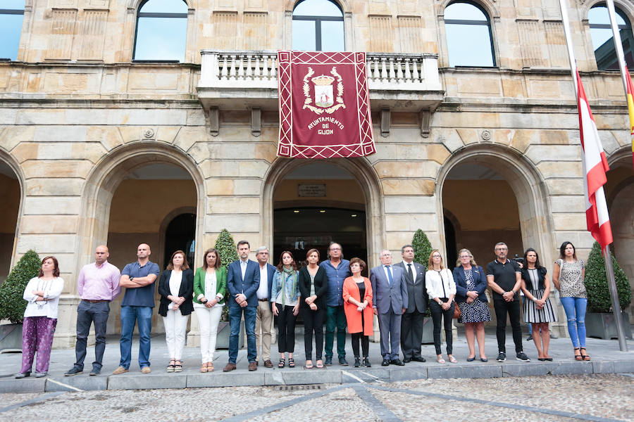 Minutos de silencio en Asturias por los atentados de Cataluña