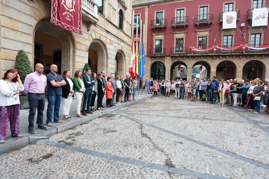 Minutos de silencio en Asturias por los atentados de Cataluña