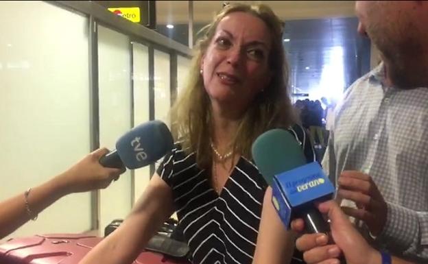 María José Carrascosa, a su llegada al aeropuerto. 