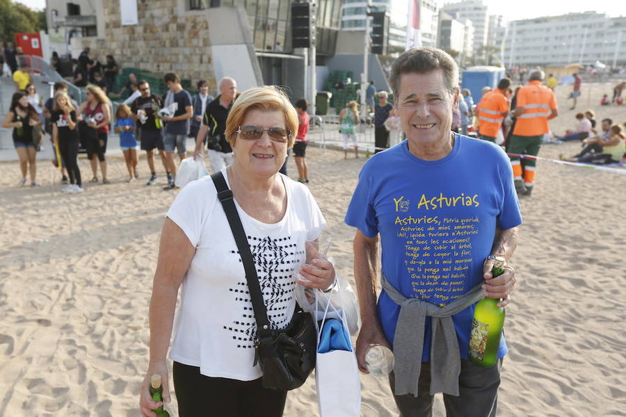 ¿Estuviste en el récord de escanciado simultáneo de 2017? ¡Búscate! (8)