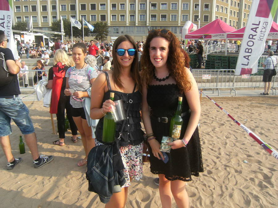 ¿Estuviste en el récord de escanciado simultáneo de 2017? ¡Búscate! (5)