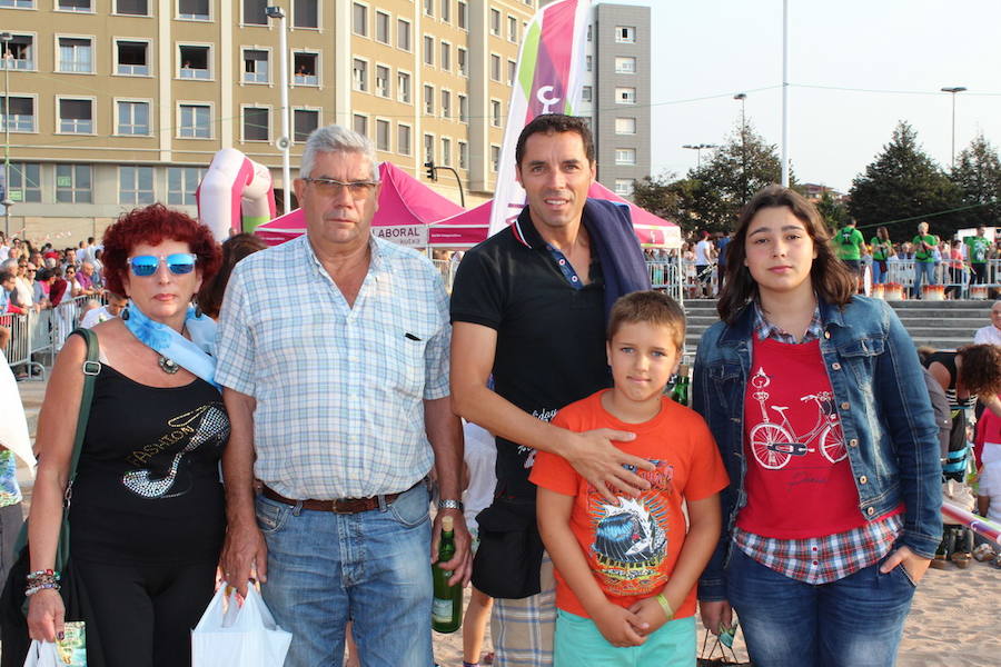 ¿Estuviste en el récord de escanciado simultáneo de 2017? ¡Búscate! (4)