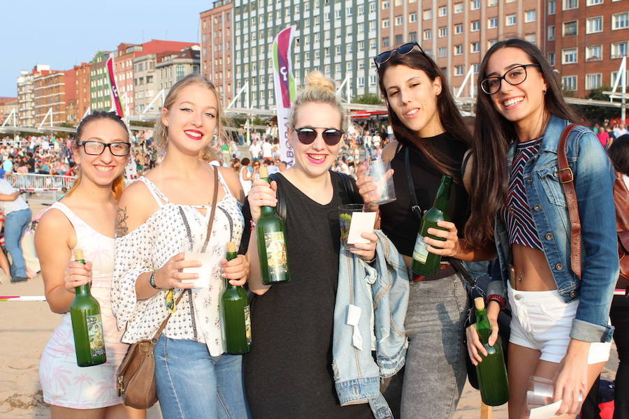 ¿Estuviste en el récord de escanciado simultáneo de 2017? ¡Búscate! (4)