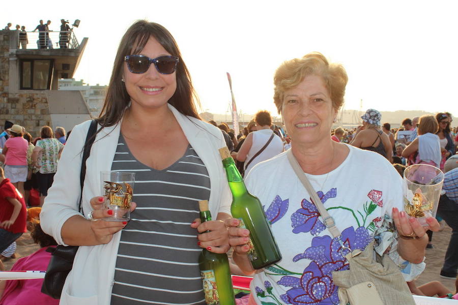 ¿Estuviste en el récord de escanciado simultáneo de 2017? ¡Búscate! (4)