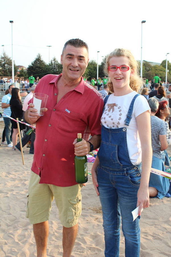 ¿Estuviste en el récord de escanciado simultáneo de 2017? ¡Búscate! (4)