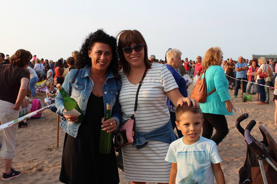 ¿Estuviste en el récord de escanciado simultáneo de 2017? ¡Búscate! (4)