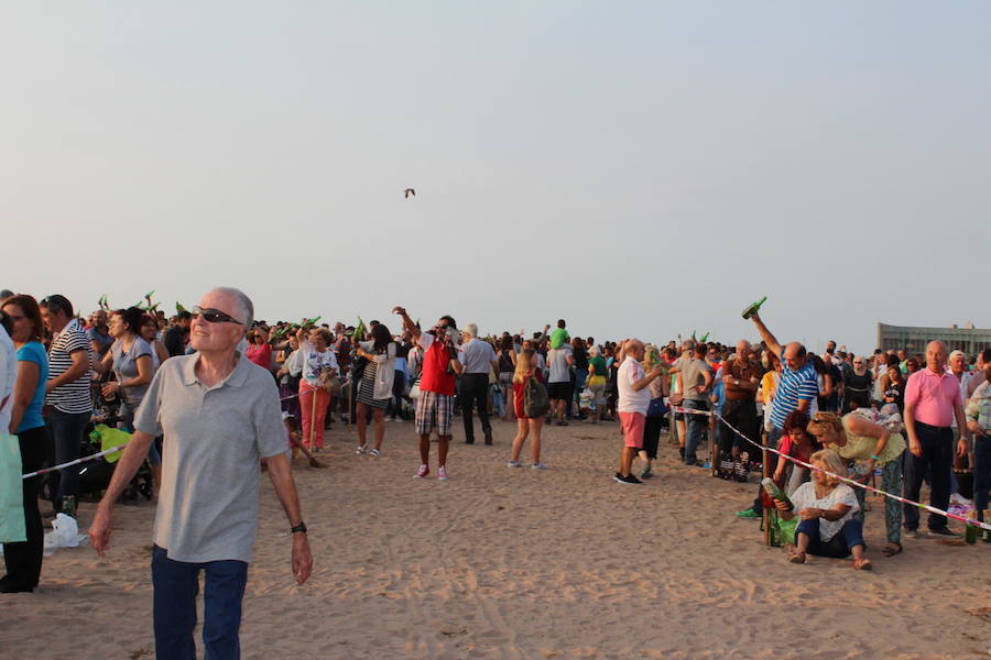 ¿Estuviste en el récord de escanciado simultáneo de 2017? ¡Búscate! (4)