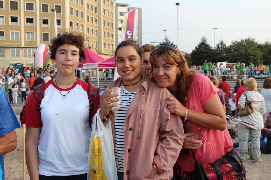 ¿Estuviste en el récord de escanciado simultáneo de 2017? ¡Búscate! (4)