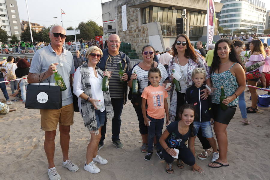 ¿Estuviste en el récord de escanciado simultáneo de 2017? ¡Búscate! (4)