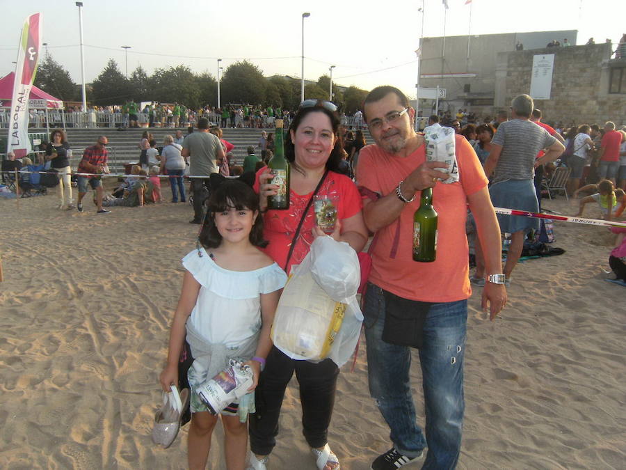 ¿Estuviste en el récord de escanciado simultáneo de 2017? ¡Búscate! (6)