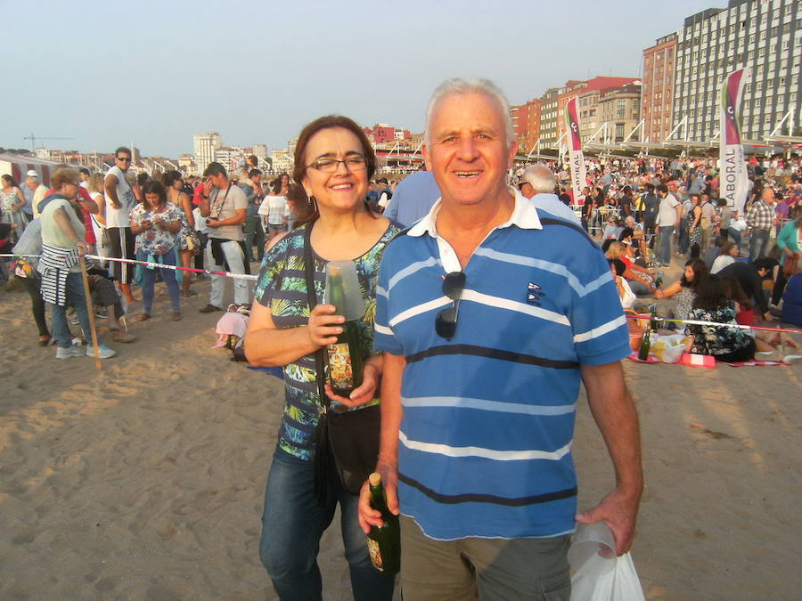 ¿Estuviste en el récord de escanciado simultáneo de 2017? ¡Búscate! (6)