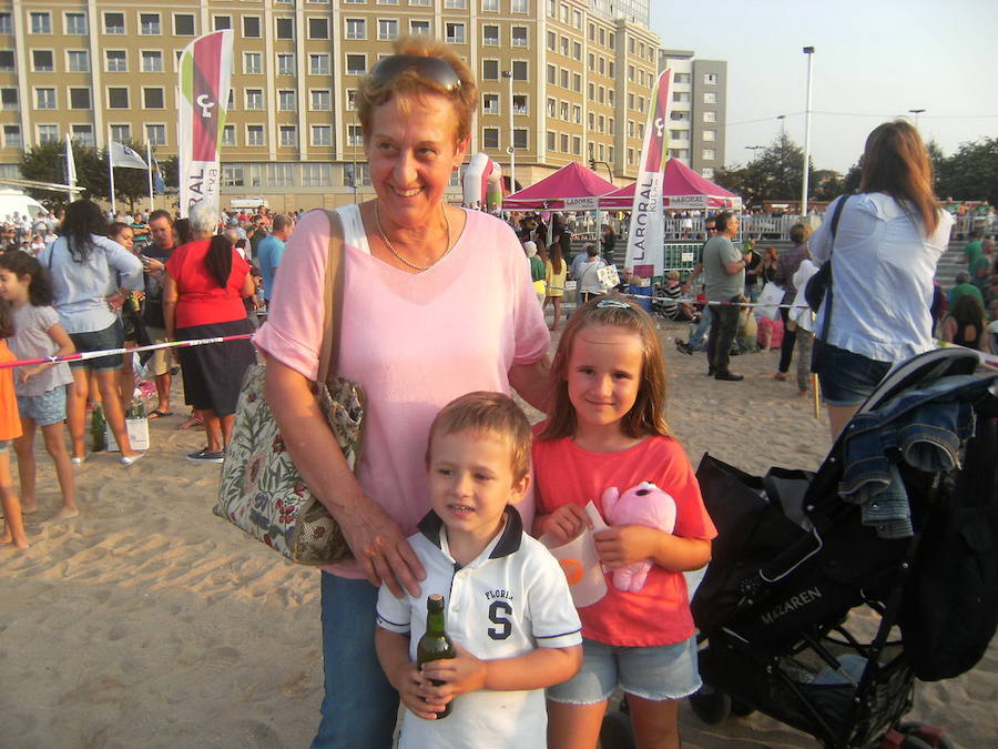 ¿Estuviste en el récord de escanciado simultáneo de 2017? ¡Búscate! (6)