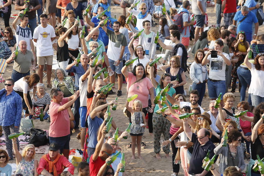 ¿Estuviste en el récord de escanciado simultáneo de 2017? ¡Búscate! (6)