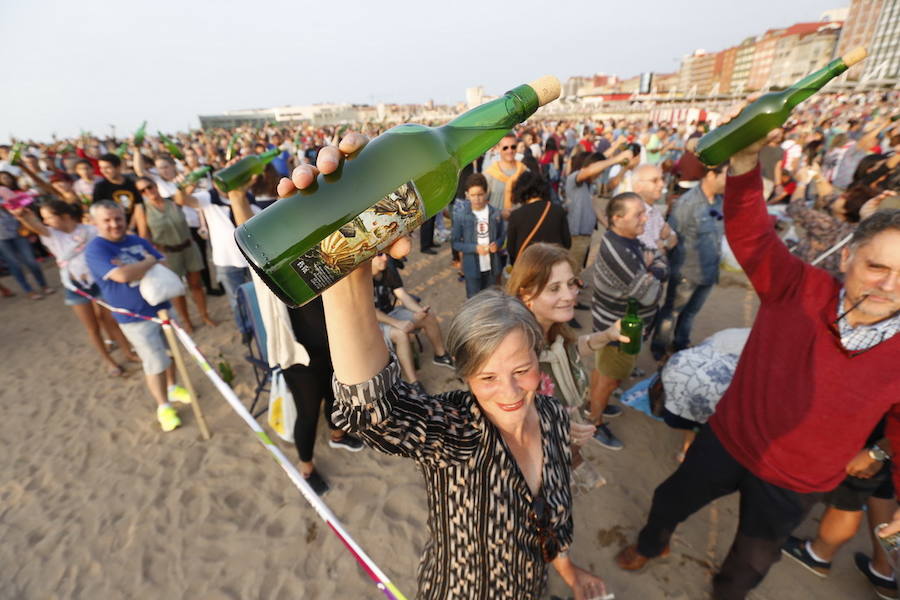 ¿Estuviste en el récord de escanciado simultáneo de 2017? ¡Búscate! (6)