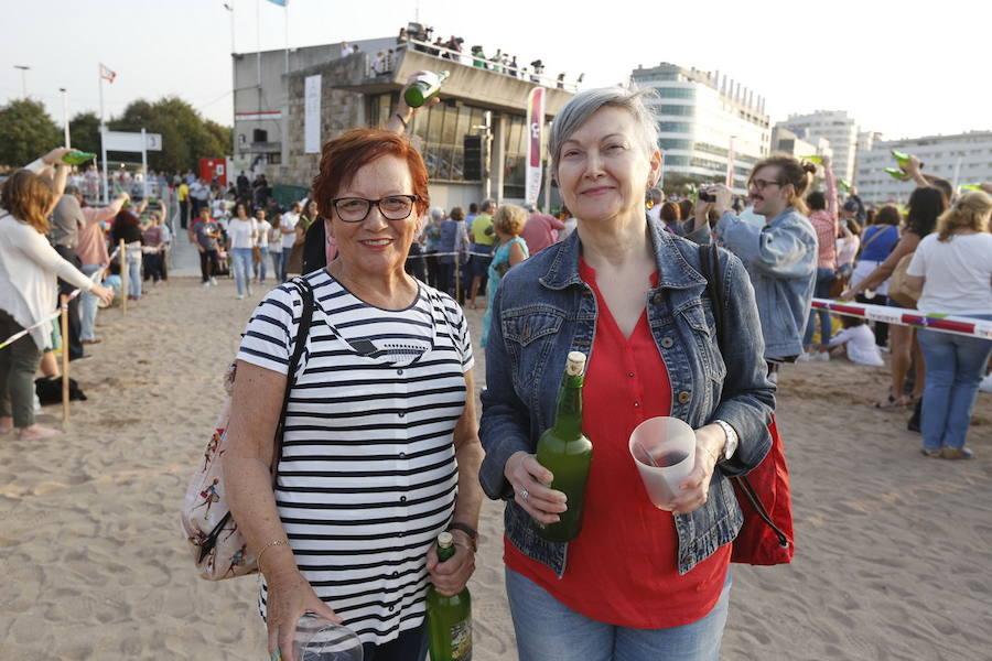 ¿Estuviste en el récord de escanciado simultáneo de 2017? ¡Búscate! (6)